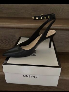 Nine West 🌺$20 SALE🌺 Black leather Ankle-Strap Stud heels